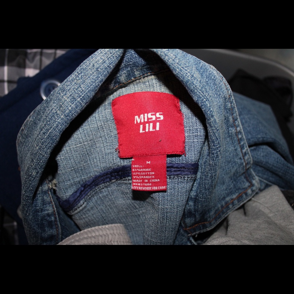 Cropped Denim Jacket - Picture 4 of 5
